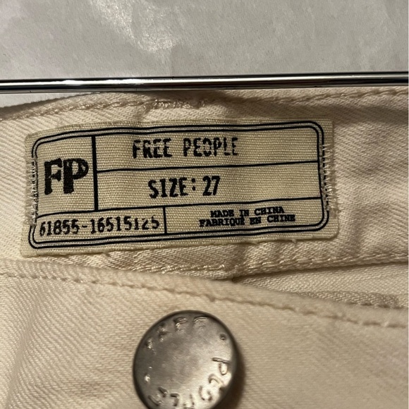 Free People Lacey Stilt Sz 27 Cream Denim Button Fly Distressed Jeans - Picture 12 of 12
